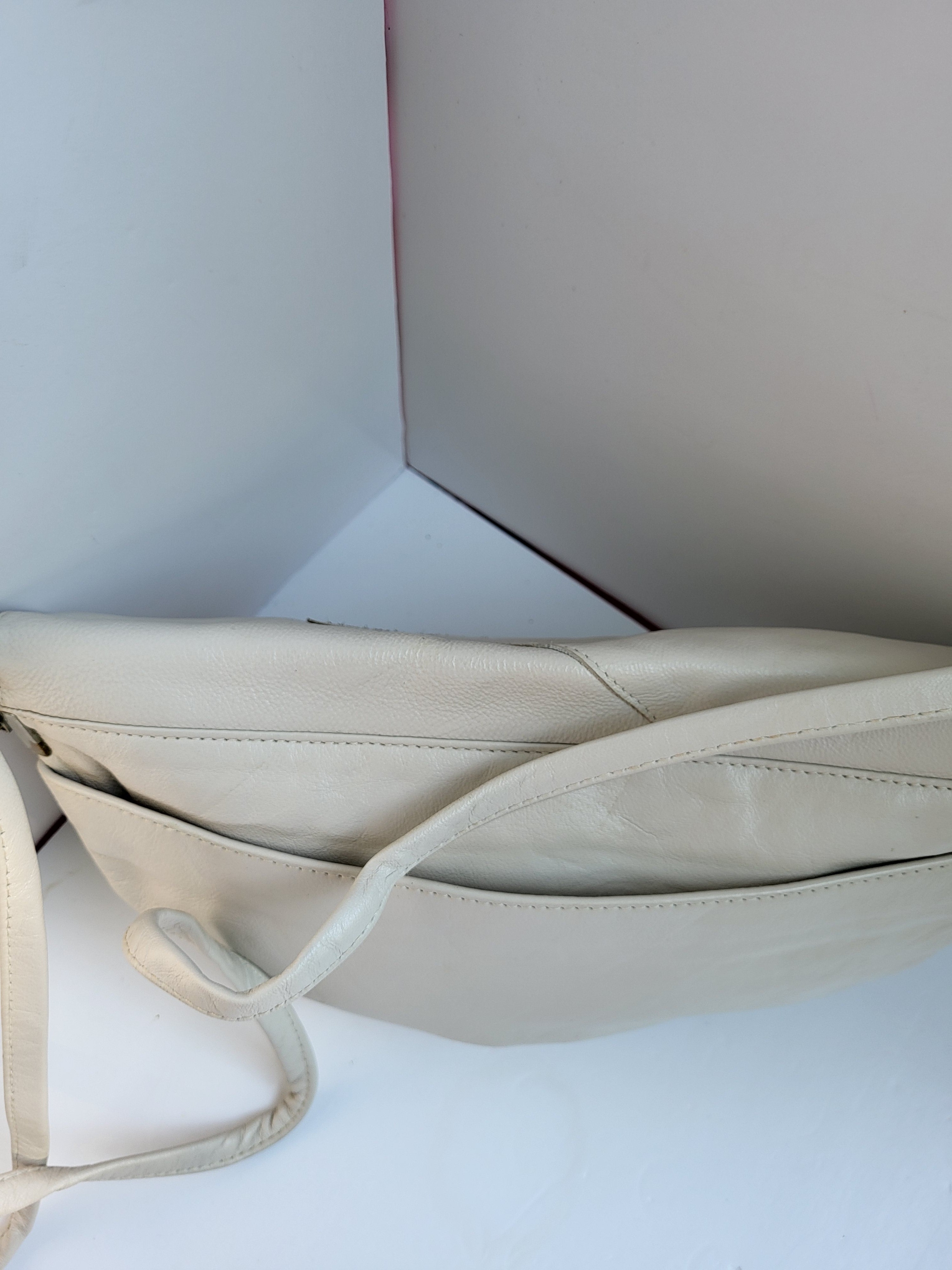 Vintage Off White Leather Shoulder Bag