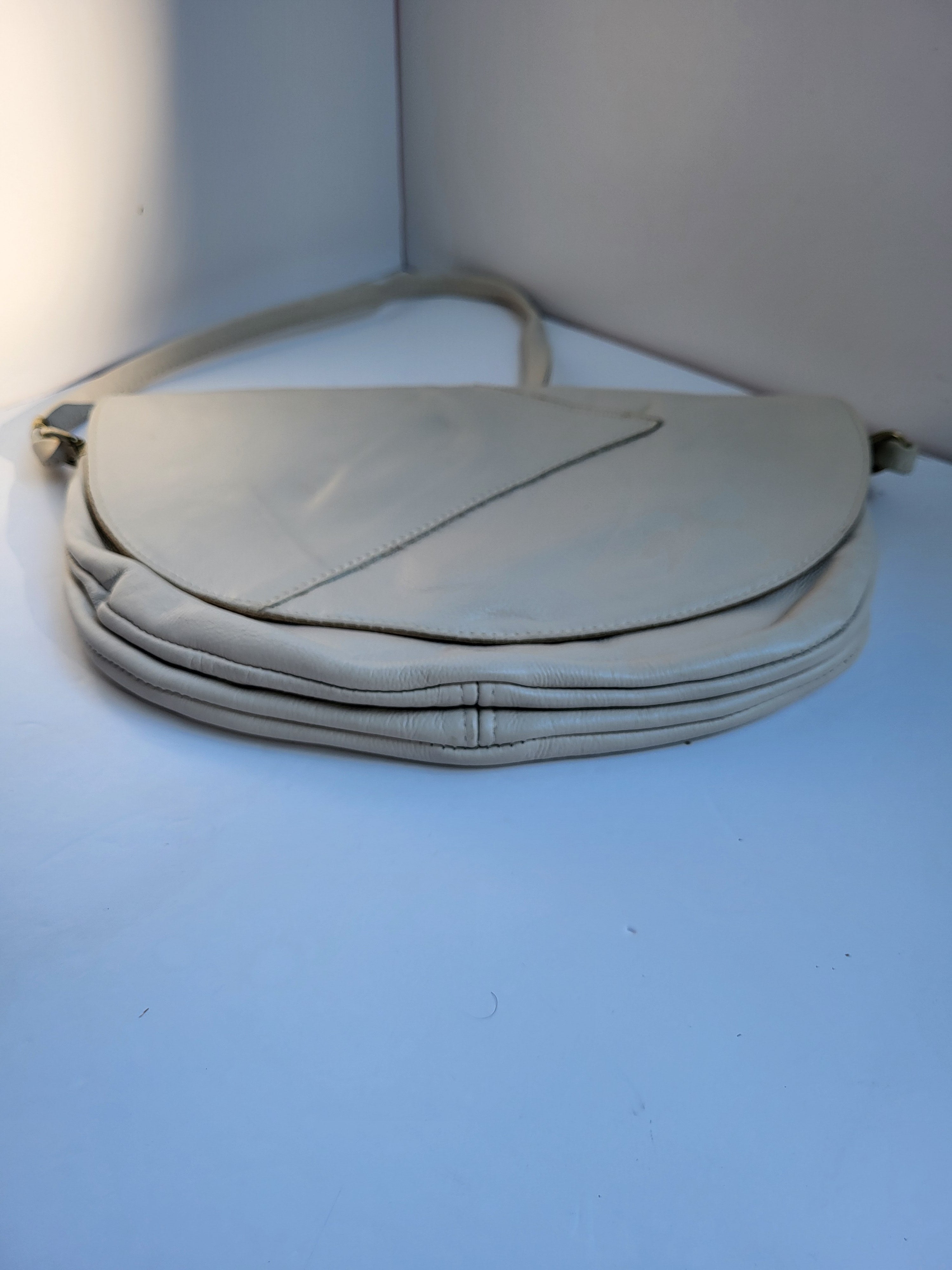 Vintage Off White Leather Shoulder Bag