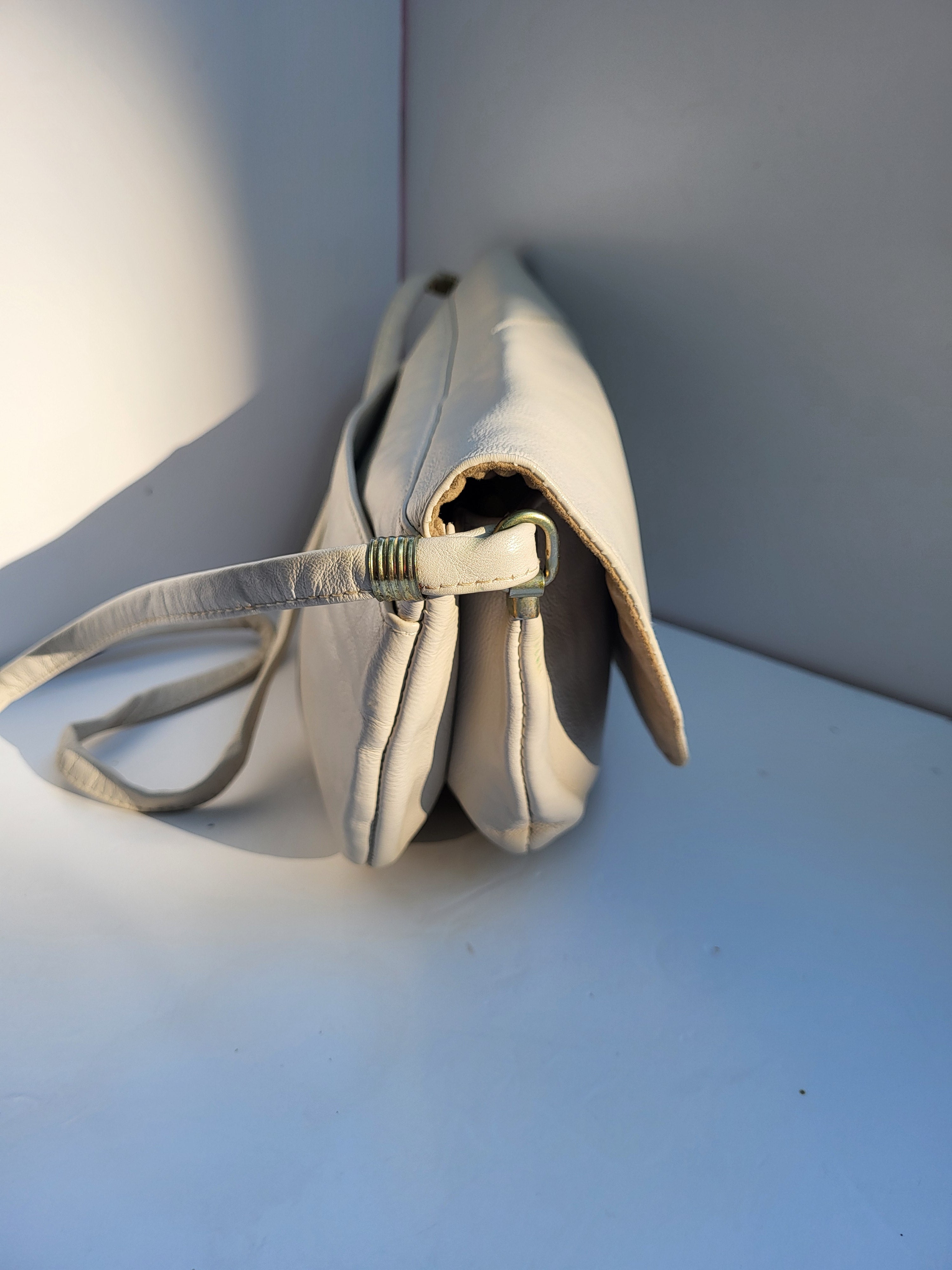 Vintage Off White Leather Shoulder Bag