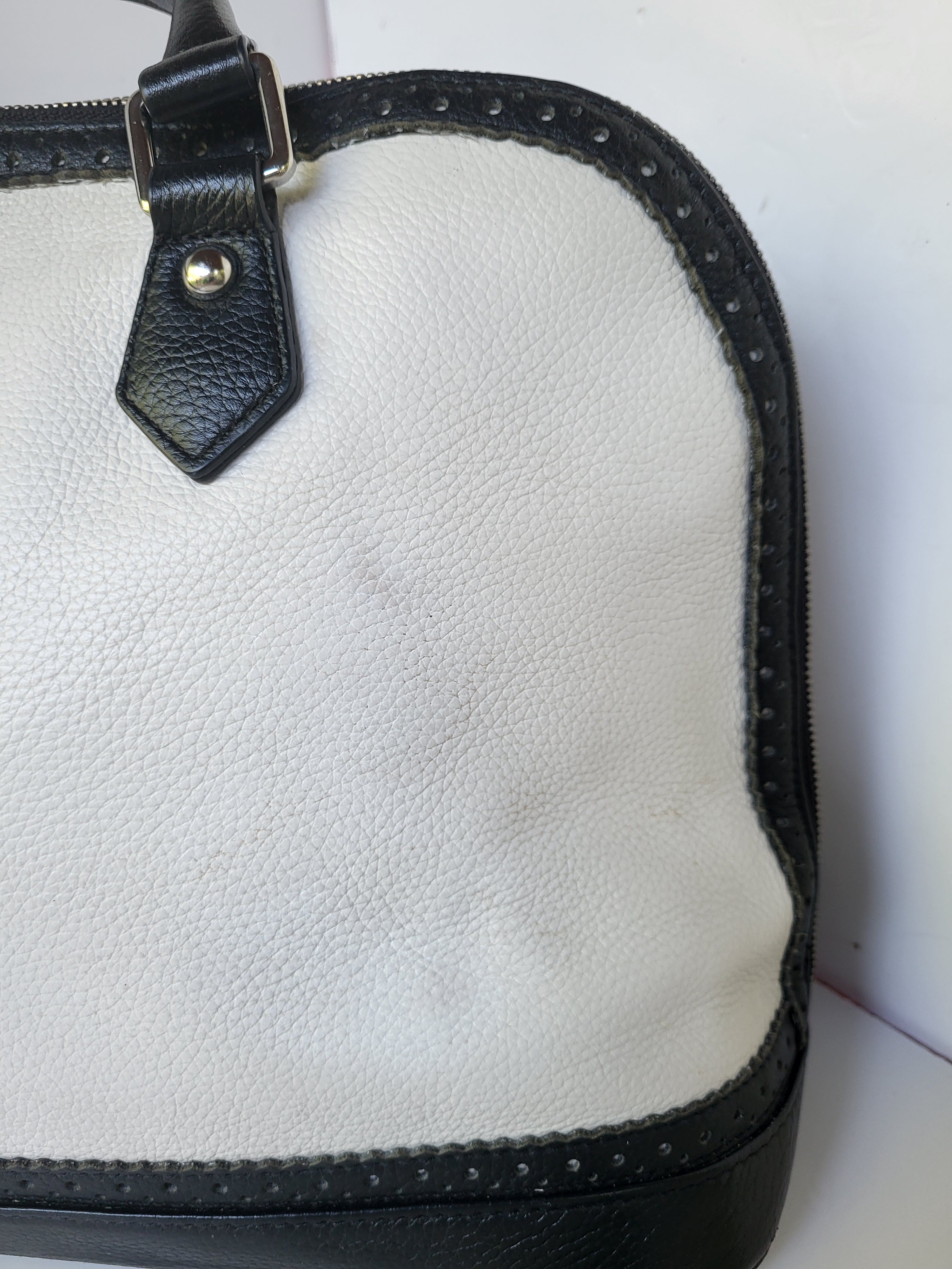 Danier Leather Black and White Top Handle/Shoulder Bag