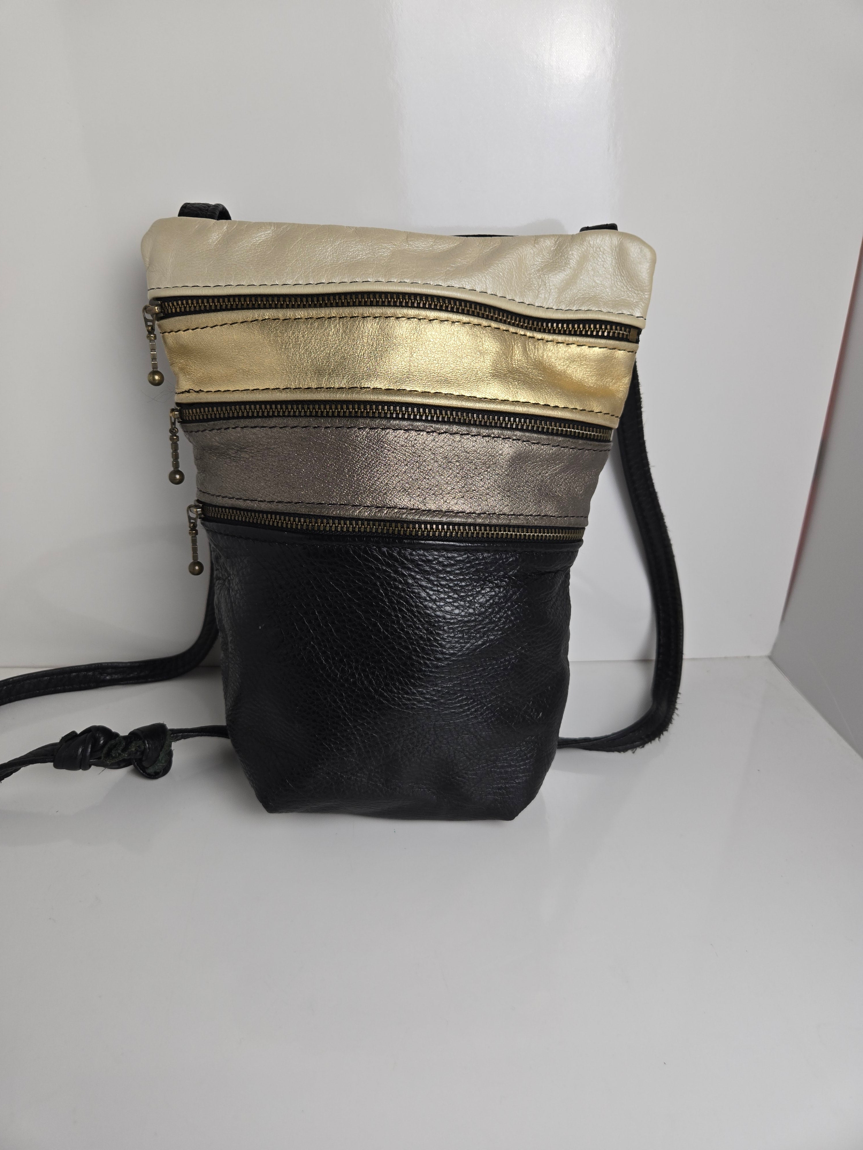 Karen Gunna Black and Metallic Leather Multi Compartment Shoulder/Crossbody Bag