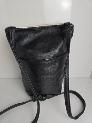 Karen Gunna Black and Metallic Leather Multi Compartment Shoulder/Crossbody Bag