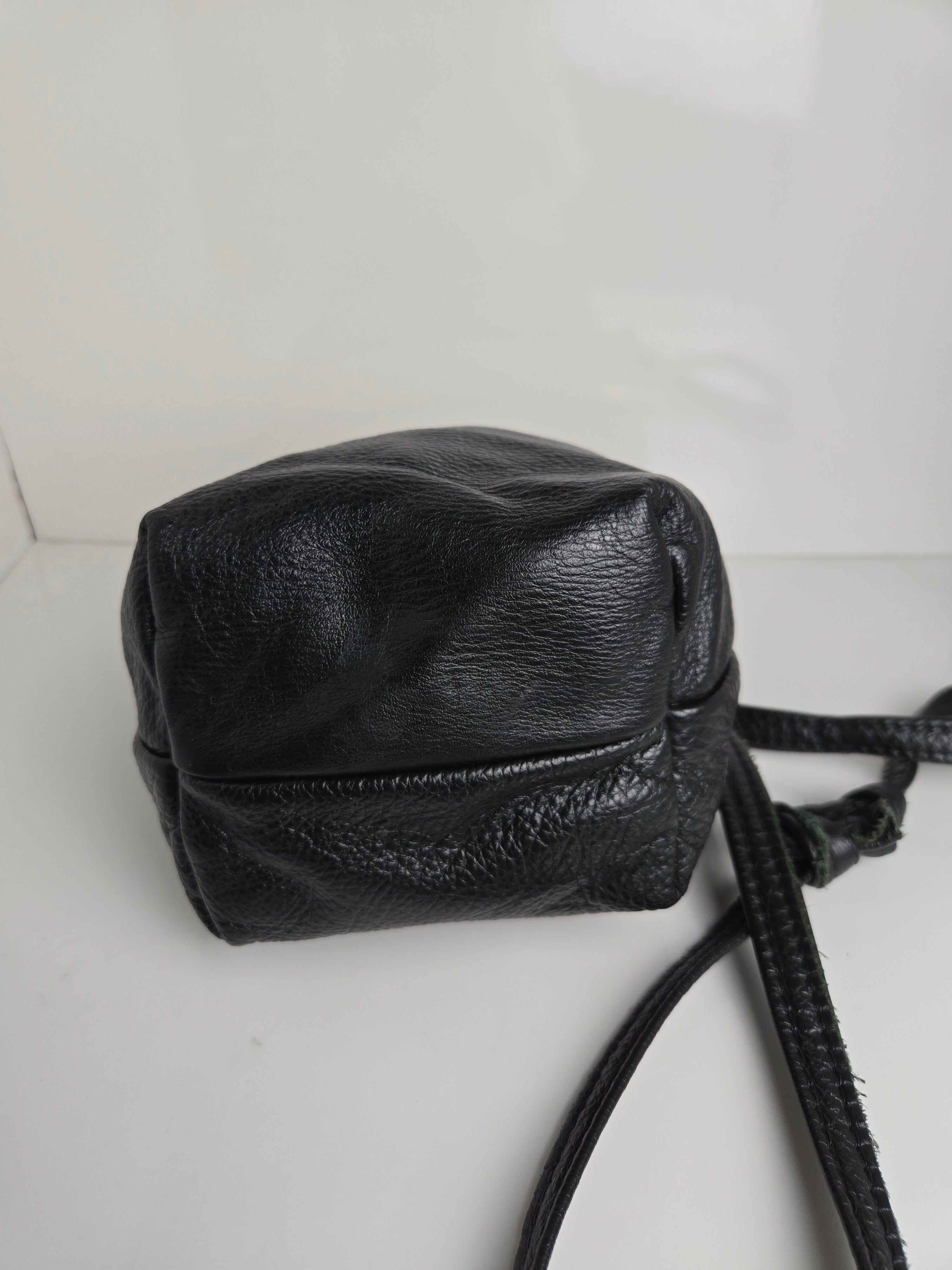 Karen Gunna Black and Metallic Leather Multi Compartment Shoulder/Crossbody Bag