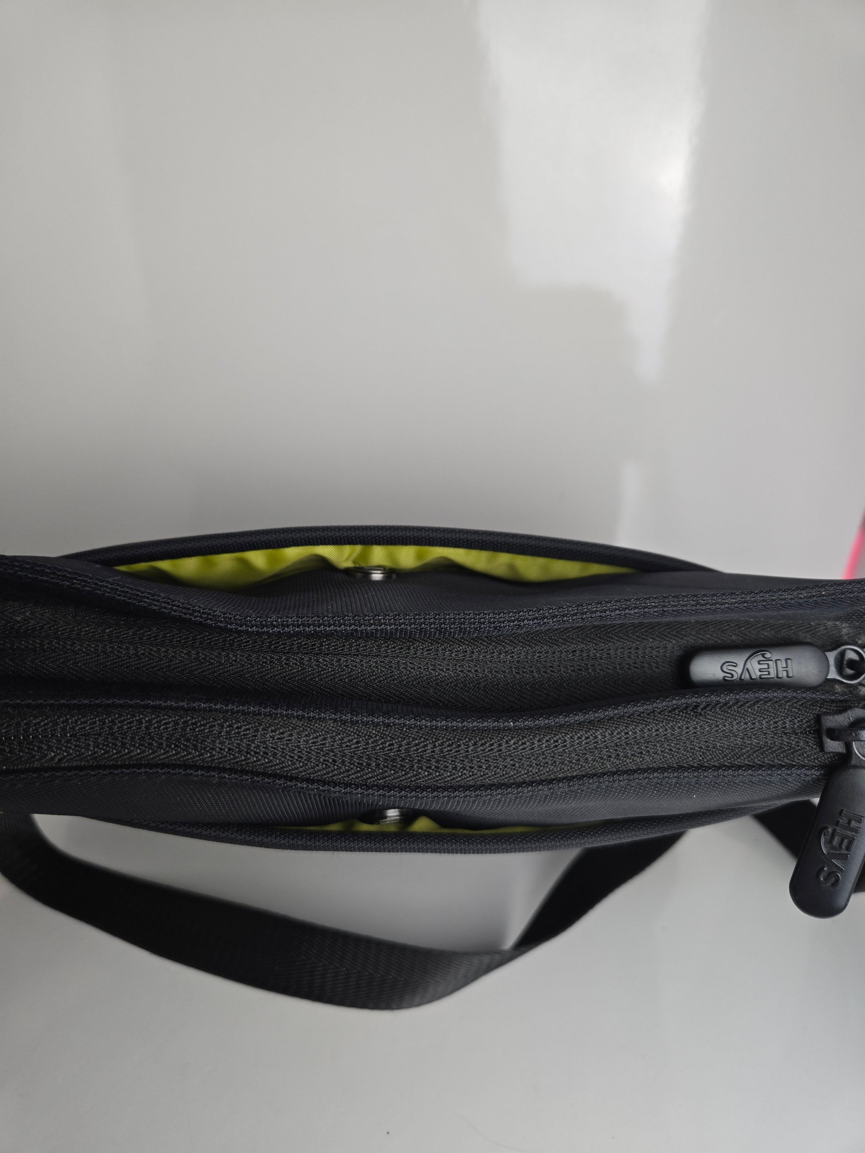 Heys Black Nylon Crossbody/Shoulder Bag