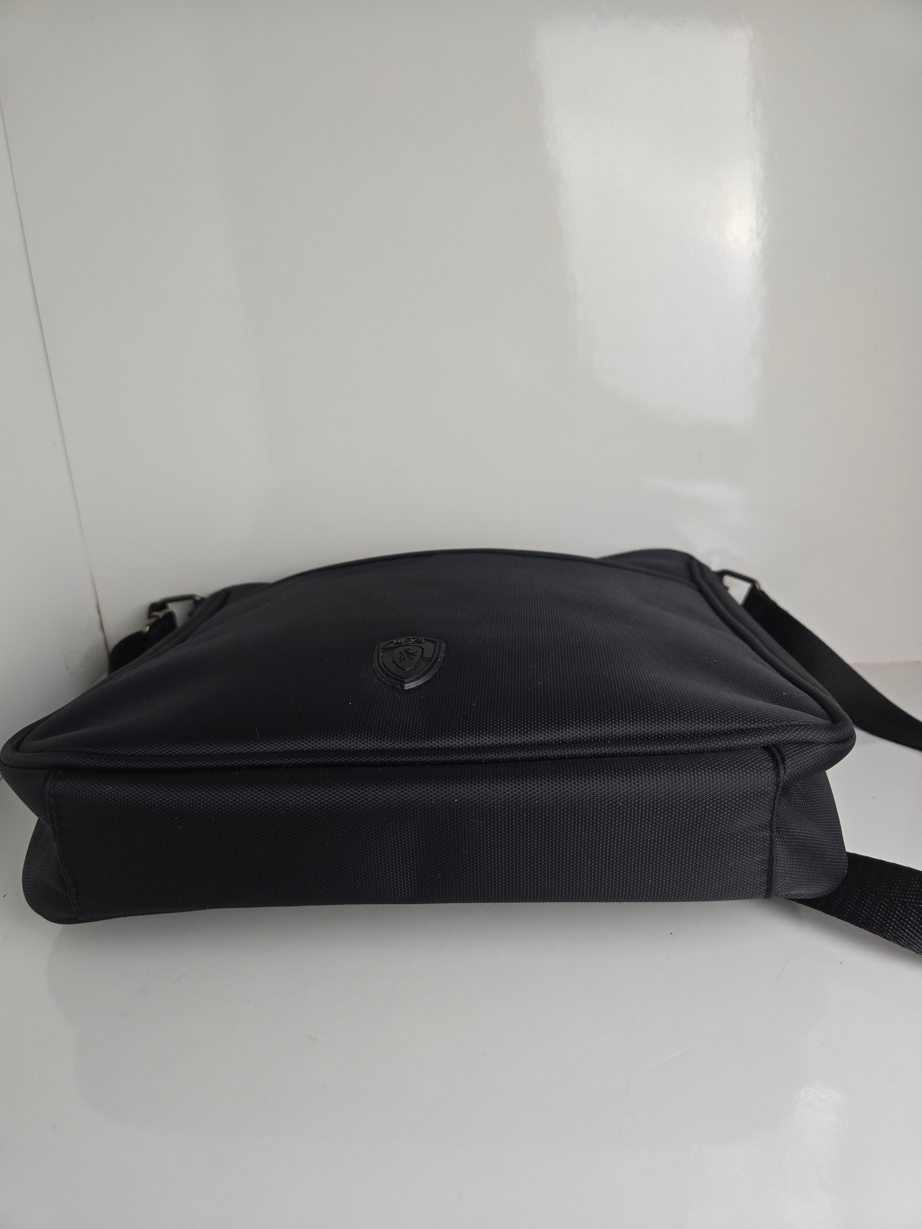 Heys Black Nylon Crossbody/Shoulder Bag